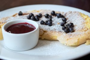 dessertomelett på asjett