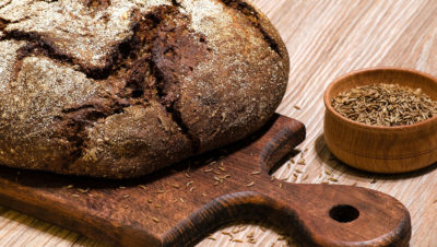 rugbrød på fjøl
