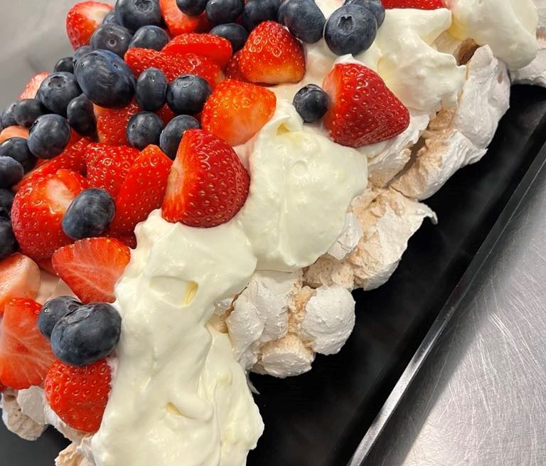 pavlova marengsbunn kake